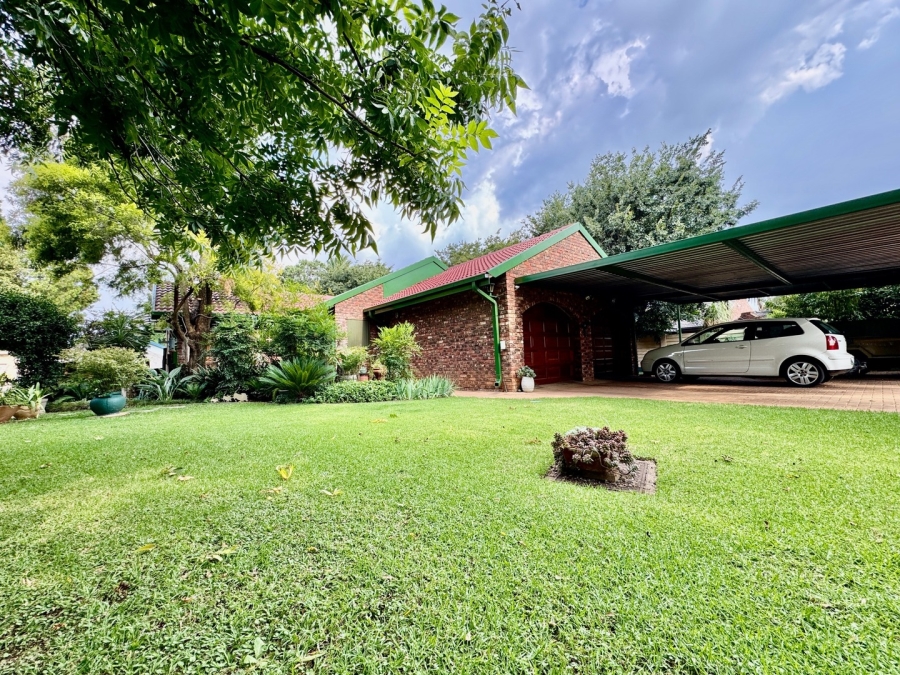 3 Bedroom Property for Sale in Kannoniers Park North West